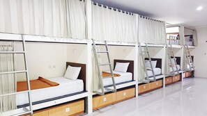 Shared Dormitory, Multiple Beds | Free WiFi - Mirah Dormitory Tourism Banyuwangi (Banyuwangi)