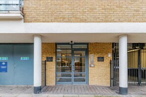 Exterior detail - Blueground | Kensington, balcony, nr Hyde Park (London)