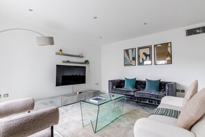 TV, stereo - Blueground | Kensington, balcony, nr Hyde Park (London)