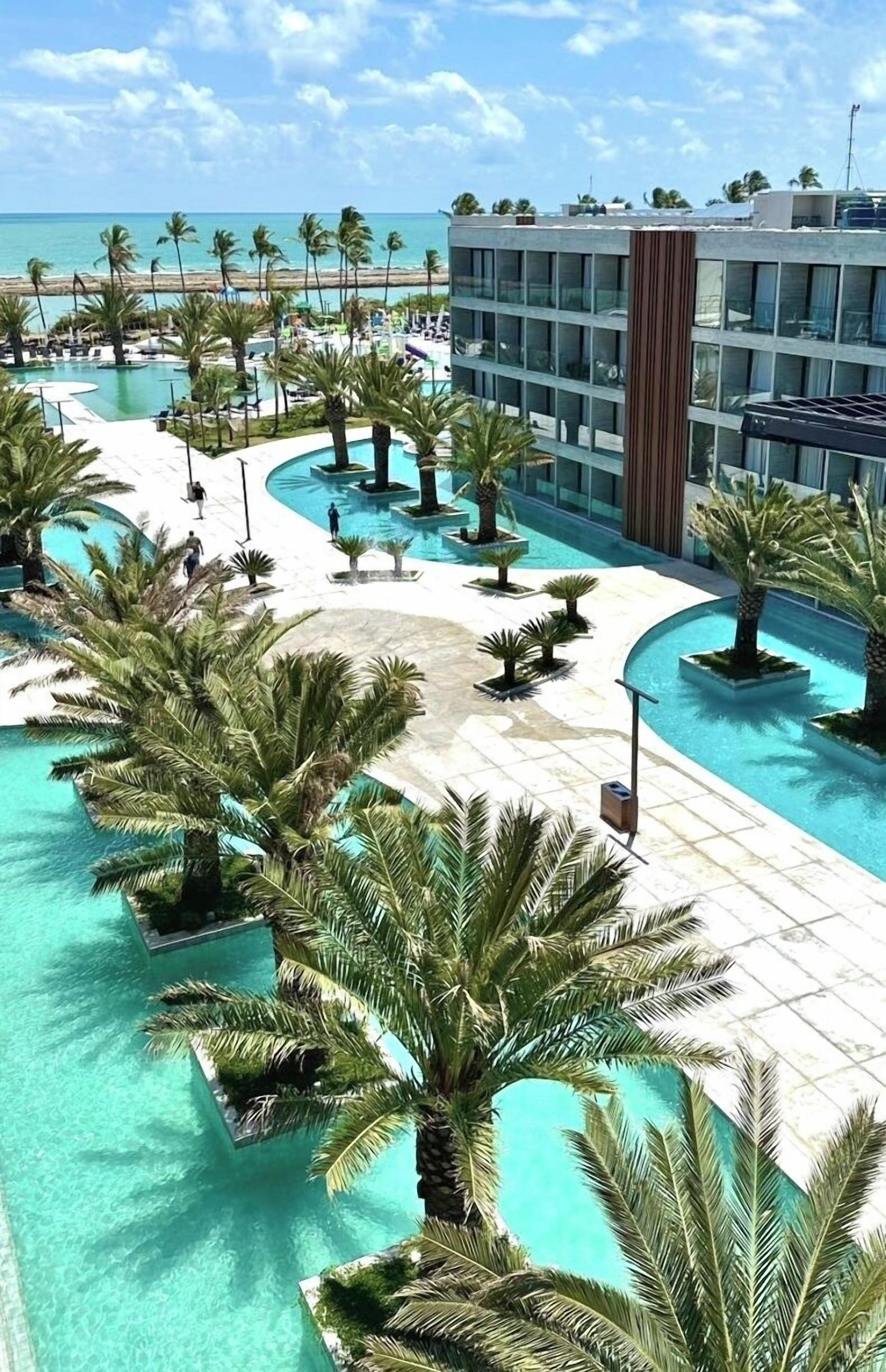 6 piscinas al aire libre, cabañas de piscina gratuitas, sombrillas