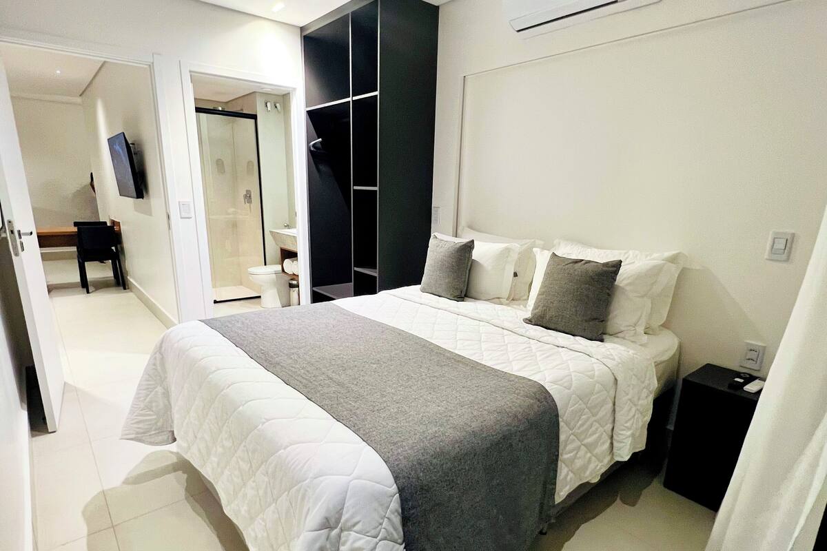 Luxury Apartment, 2 Bedrooms, Sea View | Free WiFi