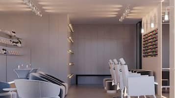 Hot tub, 4 treatment rooms