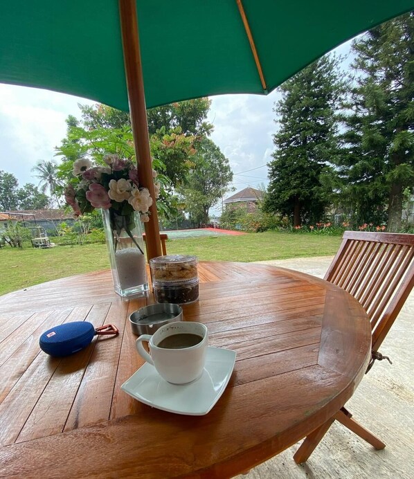 Outdoor dining - Villa Feridys (Banjaran)