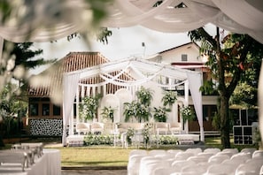 Outdoor banquet area - Villa Feridys (Banjaran)