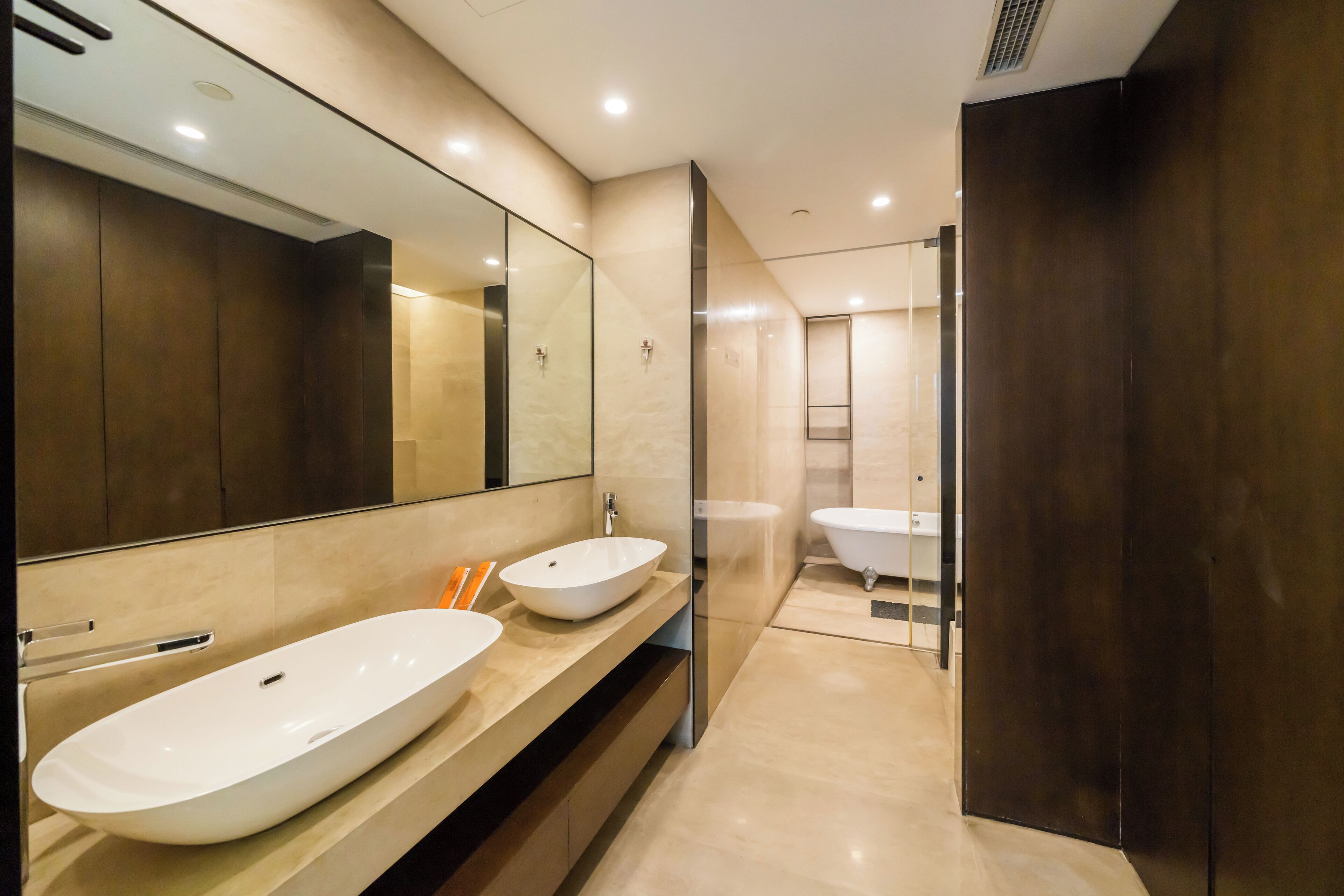 Luxury Apartment, City View | Bathroom | Slippers
