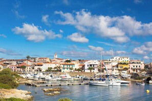Marina - Holiday apartment with garden and air conditioning (Stintino)