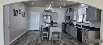 Spacious 4-bedroom condo with a view in at Eufaula Lake!
