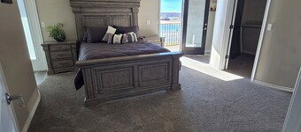 Spacious 4-bedroom condo with a view in at Eufaula Lake!