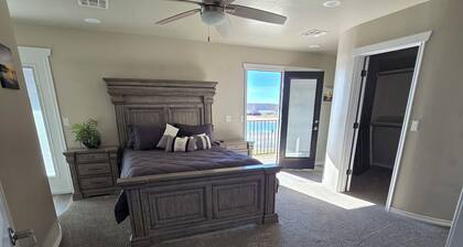 Spacious 4-bedroom condo with a view in at Eufaula Lake!