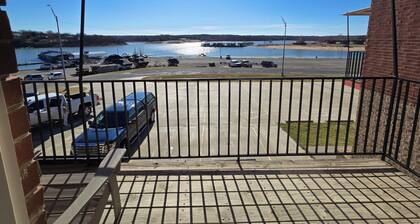 Spacious 4-bedroom condo with a view in at Eufaula Lake!