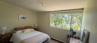 Country Escape! Cosy Farm Cottage on working Horse property, Large Dam