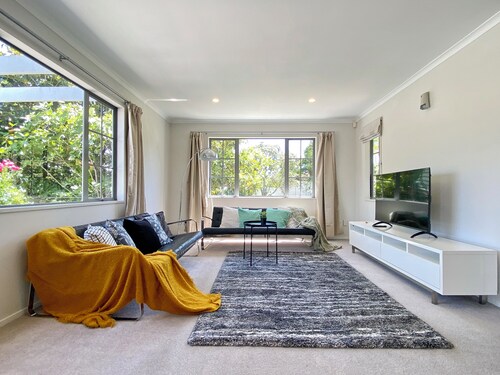 Dannemora Elegance, close Botany Shopping Centre