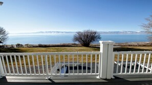 Property grounds - Sapphire Sunset Shores: Lakefront 3BR with Private Beach & Easy Boat Access (Saint Charles)