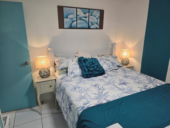 2 bedrooms, iron/ironing board, WiFi