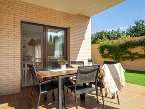 Outdoor dining - Ref. CACTUS: House with private pool in Riells – L’Escala, 650 m from the beach (Escala (L'))