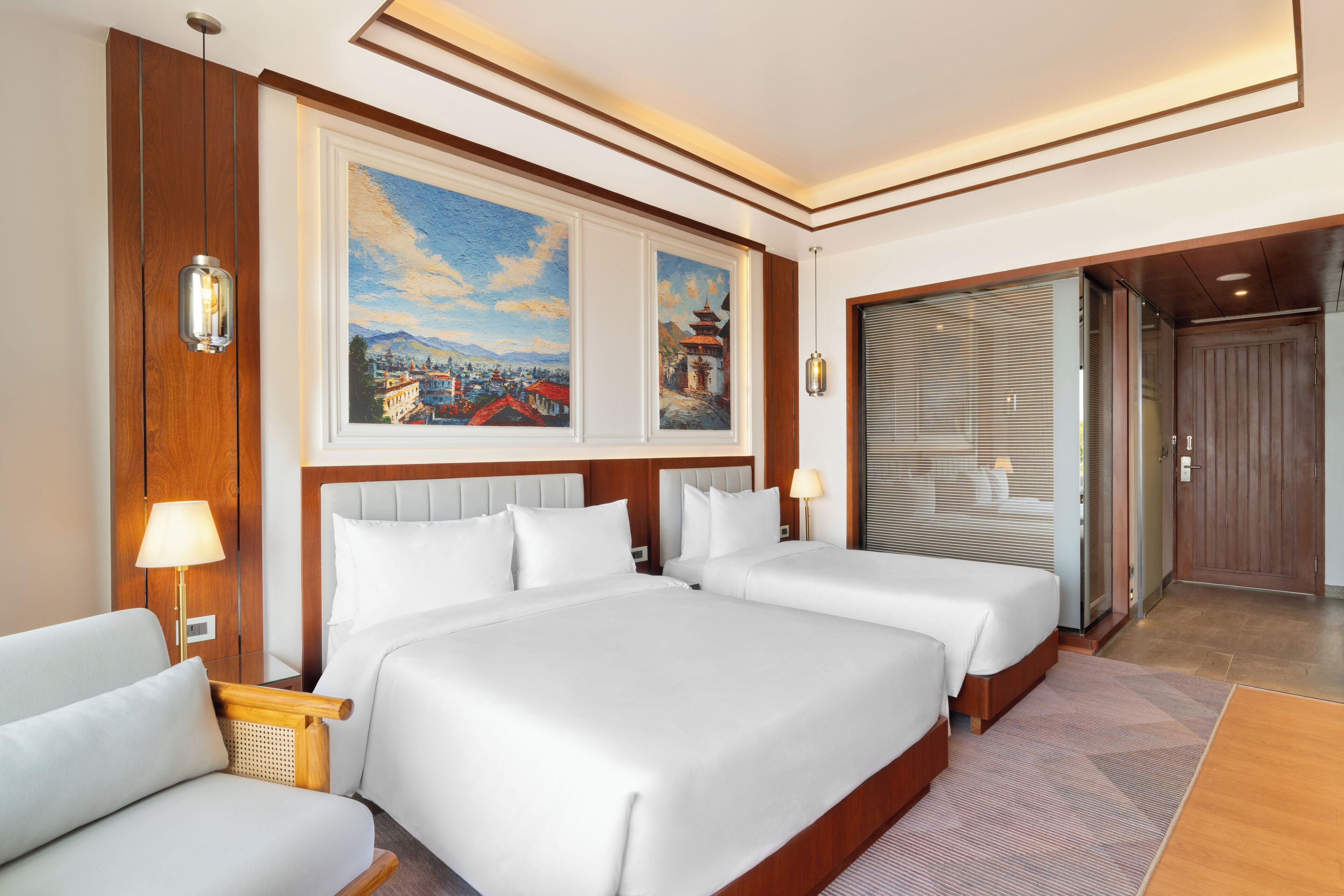 Roupas de cama premium, frigobar, escrivaninha