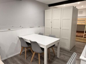 Dining - Loft 1 Room, 4 pax, views, La Molina (La Molina)