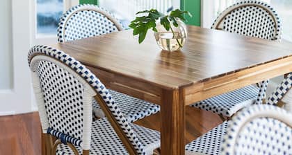 The Cocoa Room with Private Ensuite in Boutique B&B, The Parrish Grove Inn