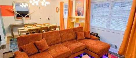 Televisie en een open haard