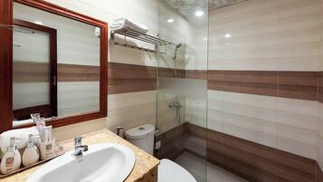 Standard Double Room | Bathroom