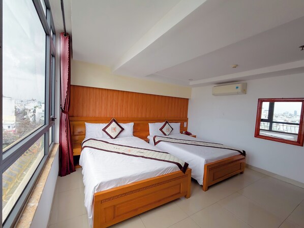 Family Double Room, City View | Desk, free WiFi - Quoc Thien Hotel Da Nang (Thanh Khe)