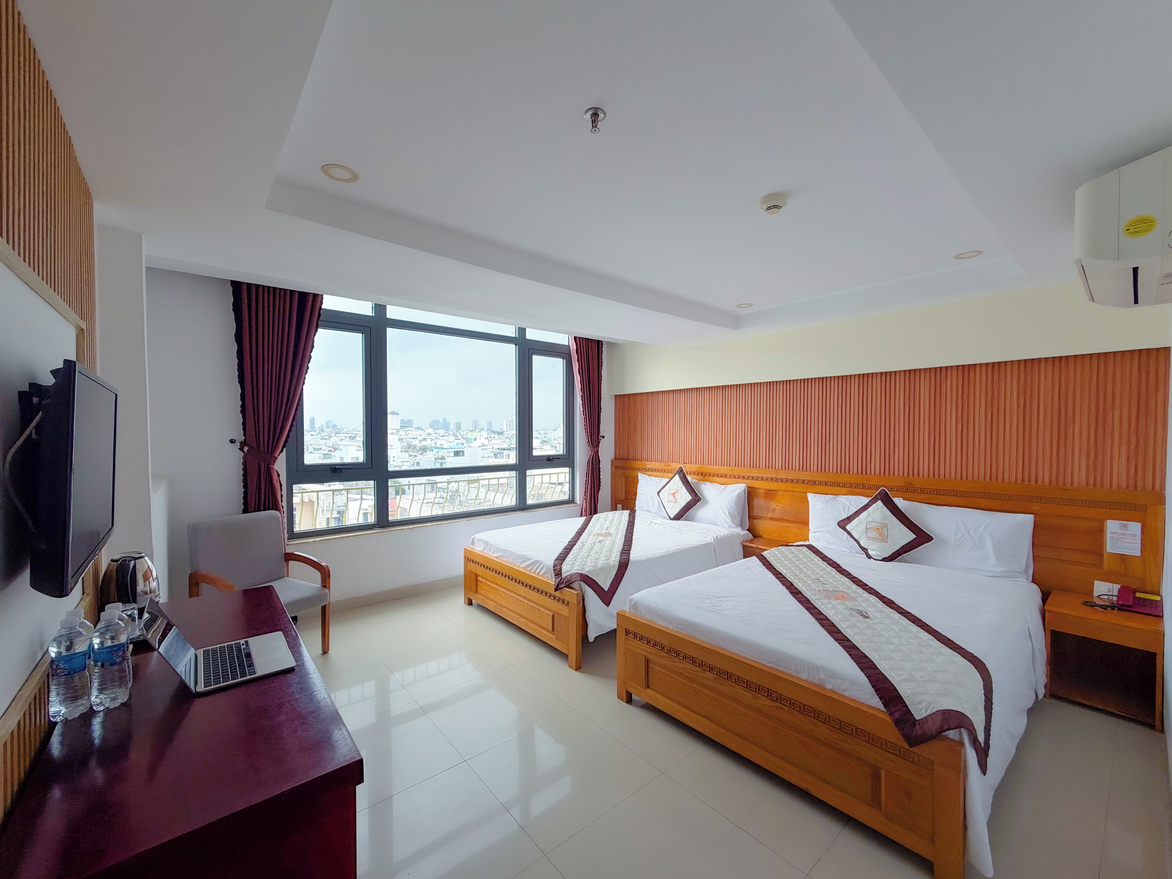 Family Double Room, City View | Desk, free WiFi