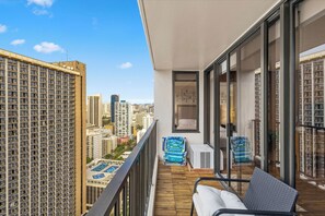 Property grounds - Modern Oceanfront Waikiki High-Rise, 30th Floor (Honolulu)