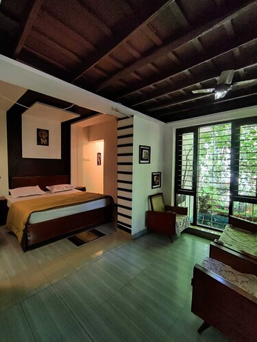 Periyaveettil Heritage Home / Authentic Kerala Nadumuttam House