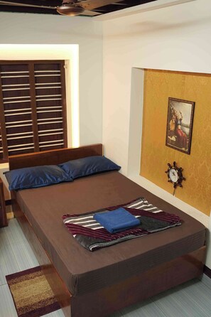 3 chambres, fer et planche à repasser, Wi-Fi, literie fournie