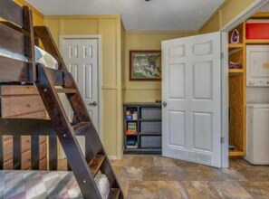 2 chambres, fer et planche à repasser, Wi-Fi gratuit, draps fournis