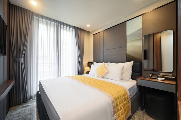 Premier Double Room | Free minibar items, free WiFi, bed sheets - The Moon 2 Hotel (Ho Chi Minh City)