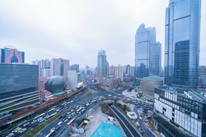 Exterior - Tyms Modern 3BR Apartment Near Metro (Shanghai)