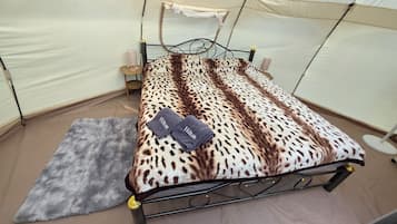 Tent Pumpkin Queen Fan