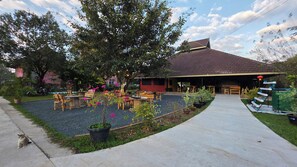 Outdoor dining - One Season Farm (Chiang Saen)