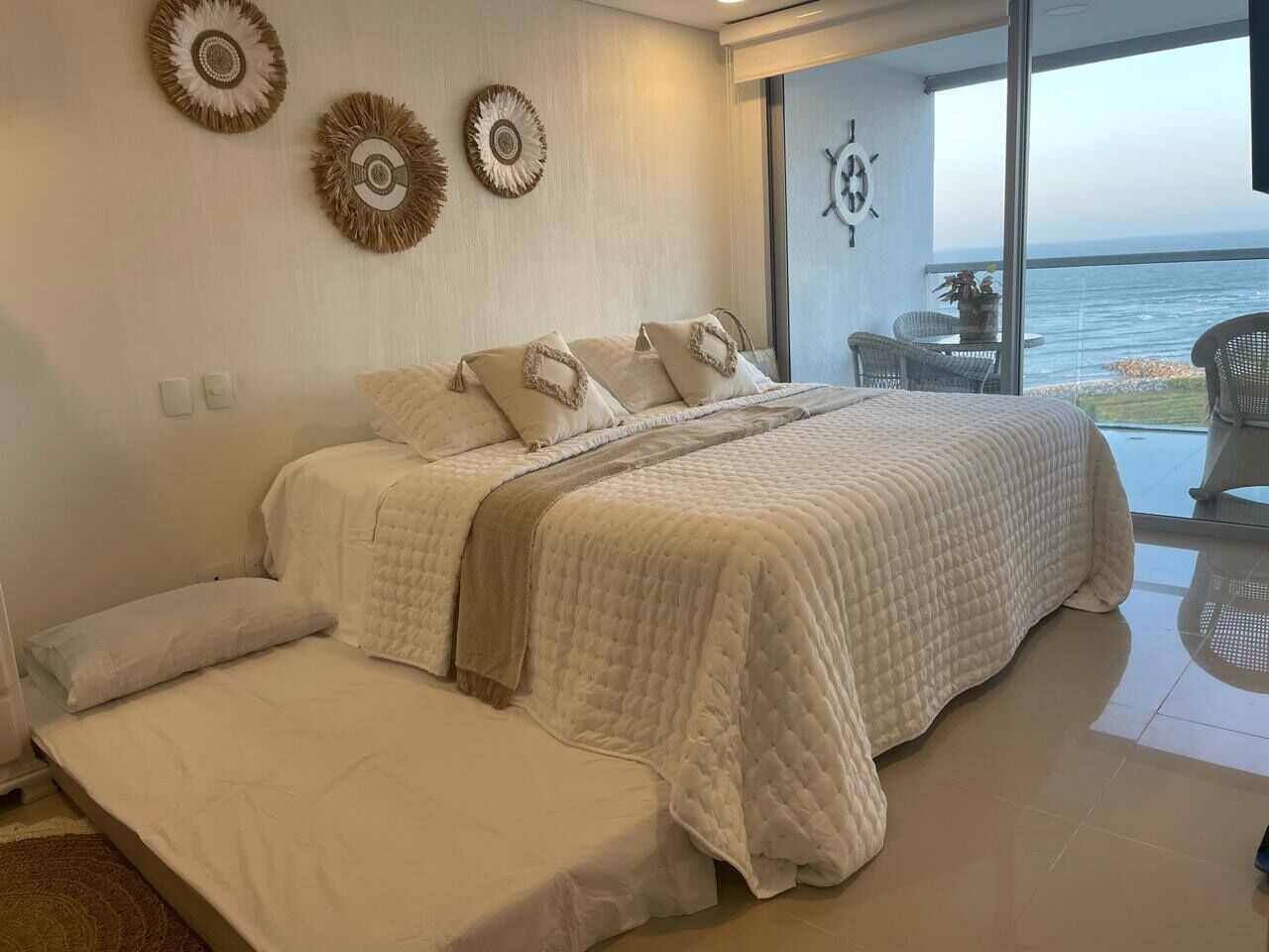 Iron/ironing board, WiFi, bed sheets