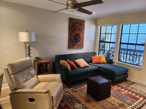 TV - In the trendy, funky & walkable South Congress area — 2-bedroom condo in Austin! (Austin)