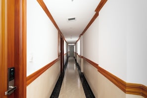 Superior Twin Room, City View | Interior - Quan Cuong Hotel (Son Tra)