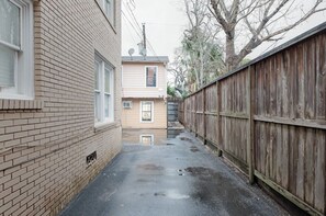 Property grounds - The Westheimer Dream Studio 06, Walkable Montrose (Houston)