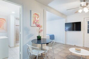Dining - The Westheimer Dream Studio 06, Walkable Montrose (Houston)