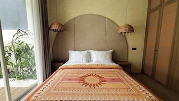 In-room safe, iron/ironing board, free WiFi, bed sheets