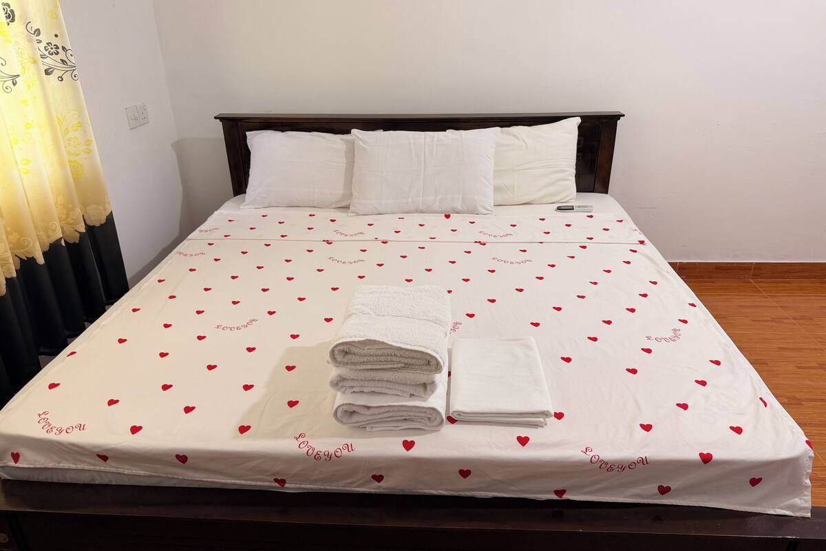 Free WiFi, bed sheets