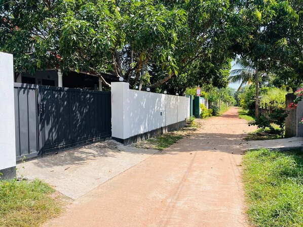 Property grounds - Airport Viwe Homestay (Negombo)