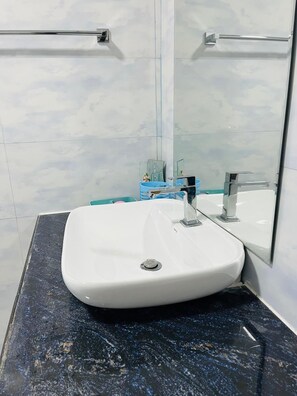 Basic Double or Twin Room, Garden View | Bathroom | Shower, hair dryer, towels, soap - Airport Viwe Homestay (Negombo)