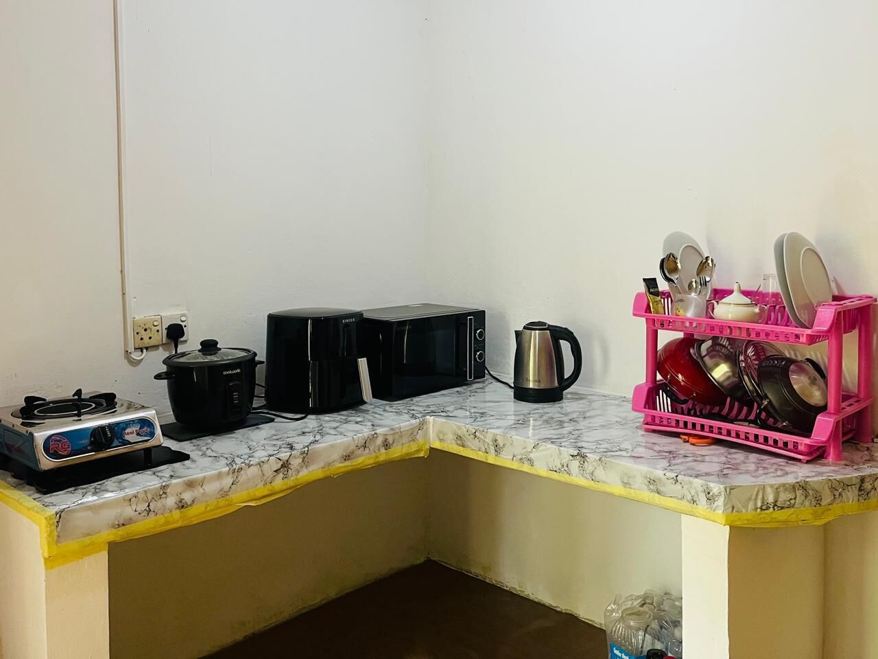 Microwave, oven, stovetop, dishwasher