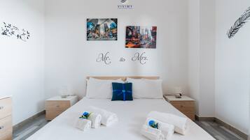 Una scrivania, ferro/asse da stiro, Wi-Fi, lenzuola