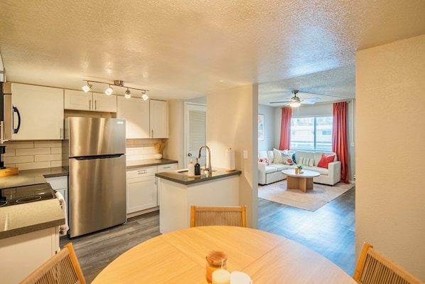 Microwave, oven, stovetop, dishwasher