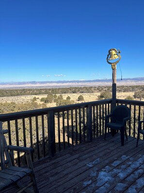 Property grounds - Chrome Bear Ranch Guest House (Montrose)