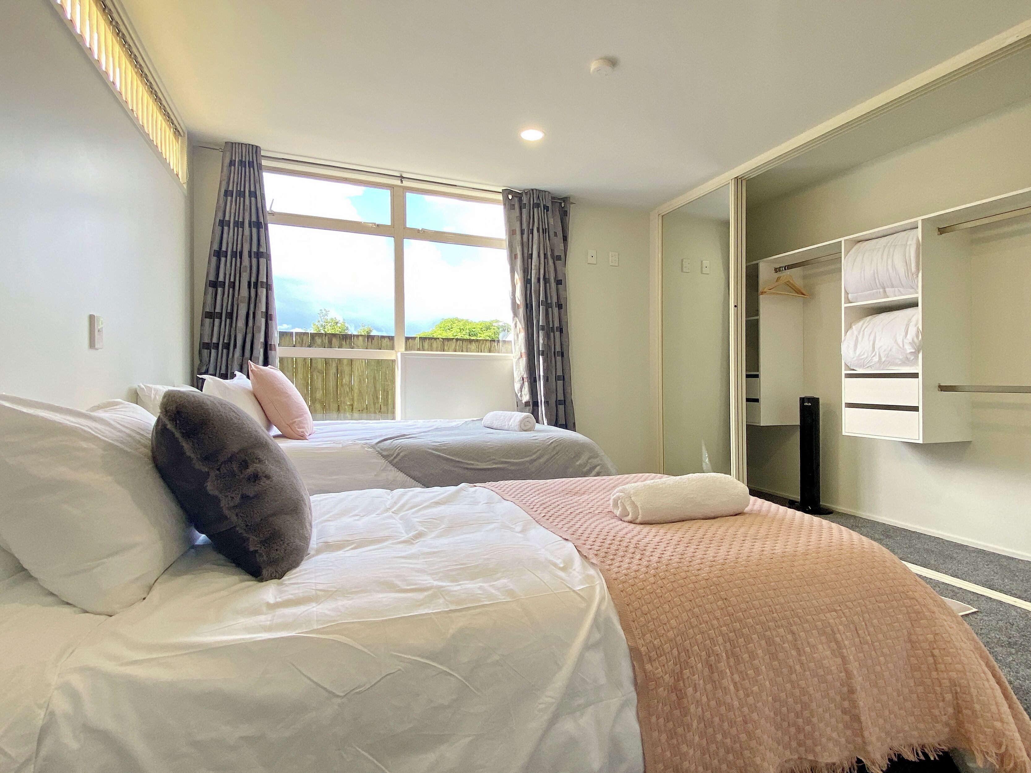 6 bedrooms, iron/ironing board, travel cot, free WiFi