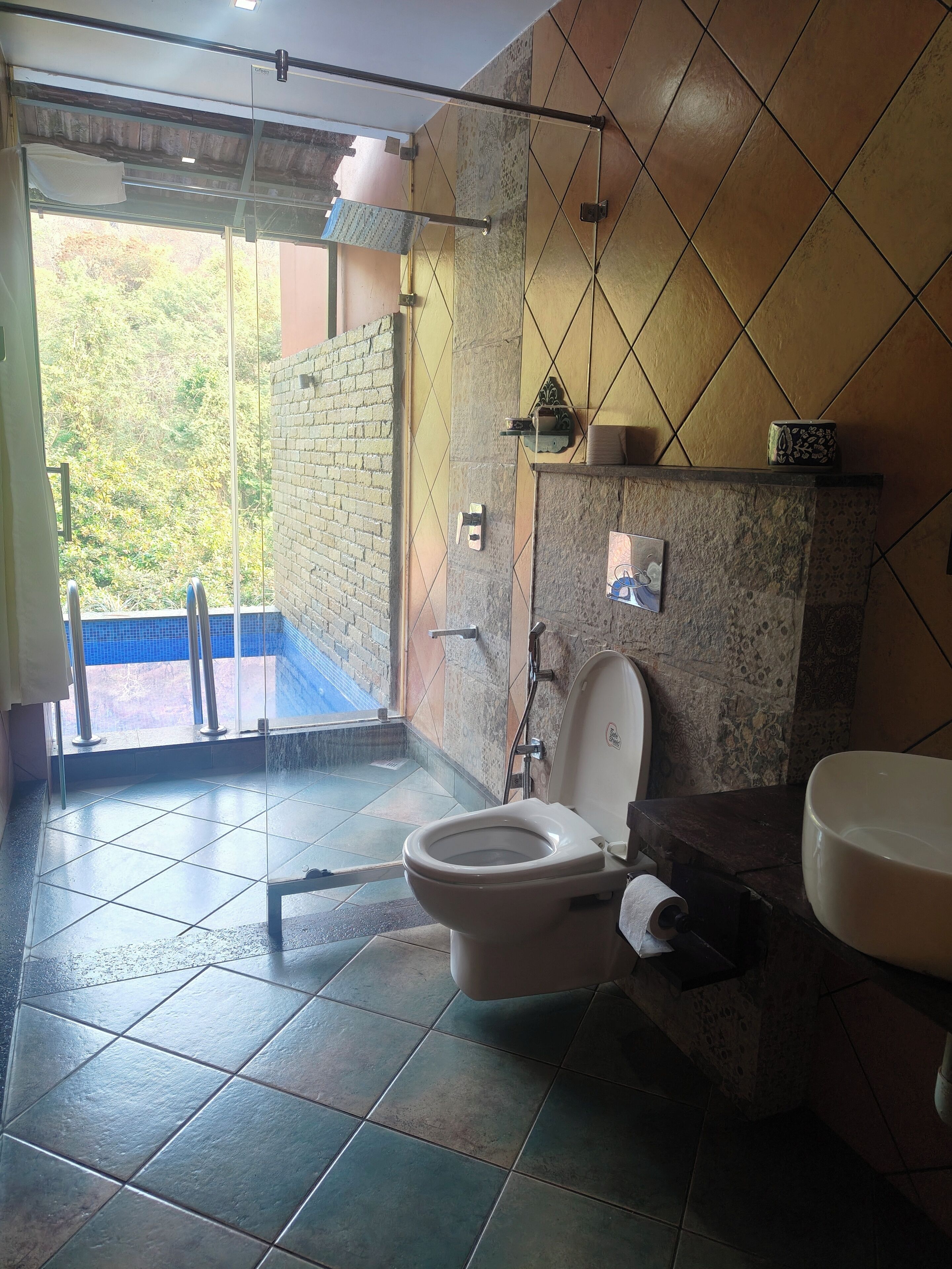 Exclusieve tweepersoonskamer, uitzicht op rivier | Badkamer