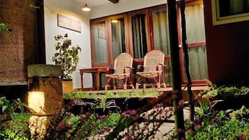 Standard dubbelrum - utsikt mot bergen | Mörkläggningsgardiner, strykjärn/strykbräda och gratis wi-fi